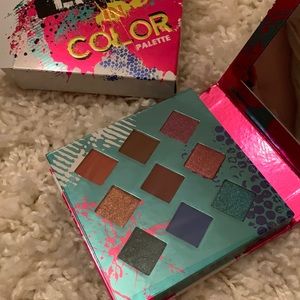 Living in color eyeshadow palette 🎨